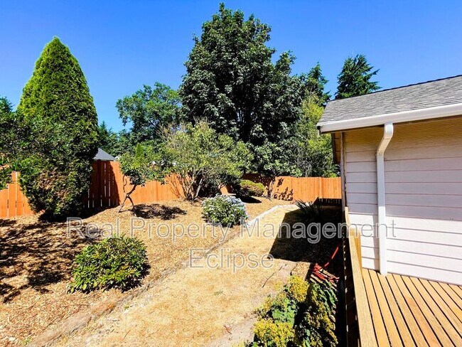 Building Photo - 3022 Russell Way