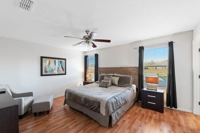 Building Photo - 481 Las Fuentes Dr