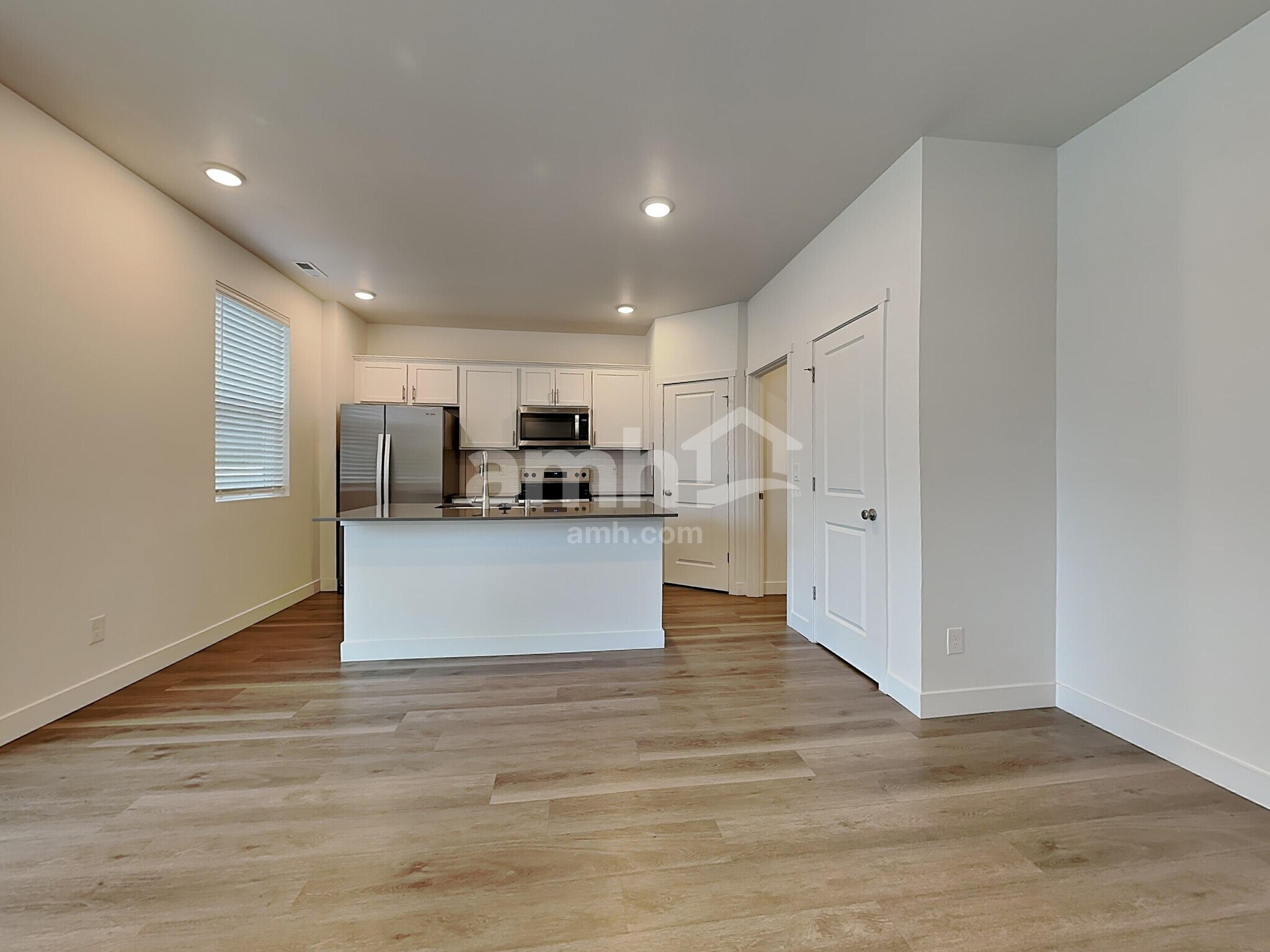 Building Photo - 8002 Katriel Ct SW
