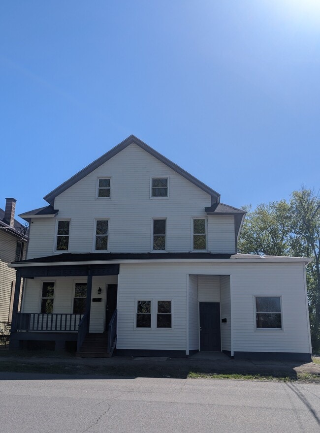 Building Photo - 502 Marion St