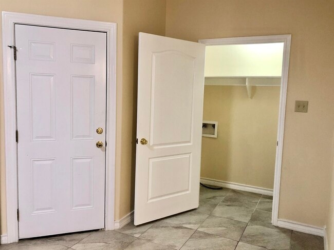 Building Photo - 4246 Dorel Dr