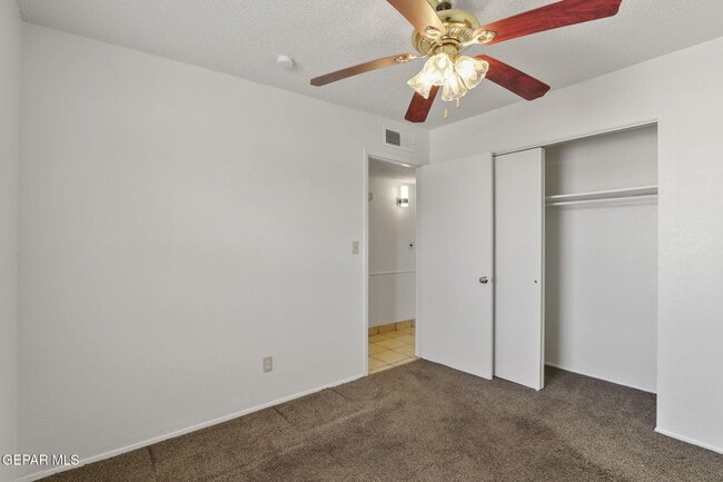 Building Photo - 5440 Viceroy Dr