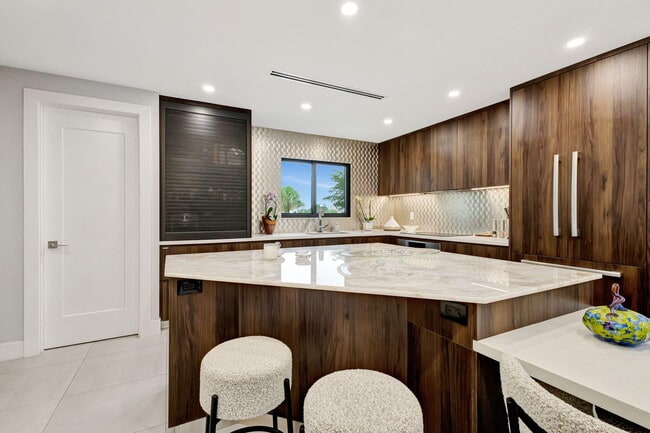 Building Photo - 7430 Victory Ln