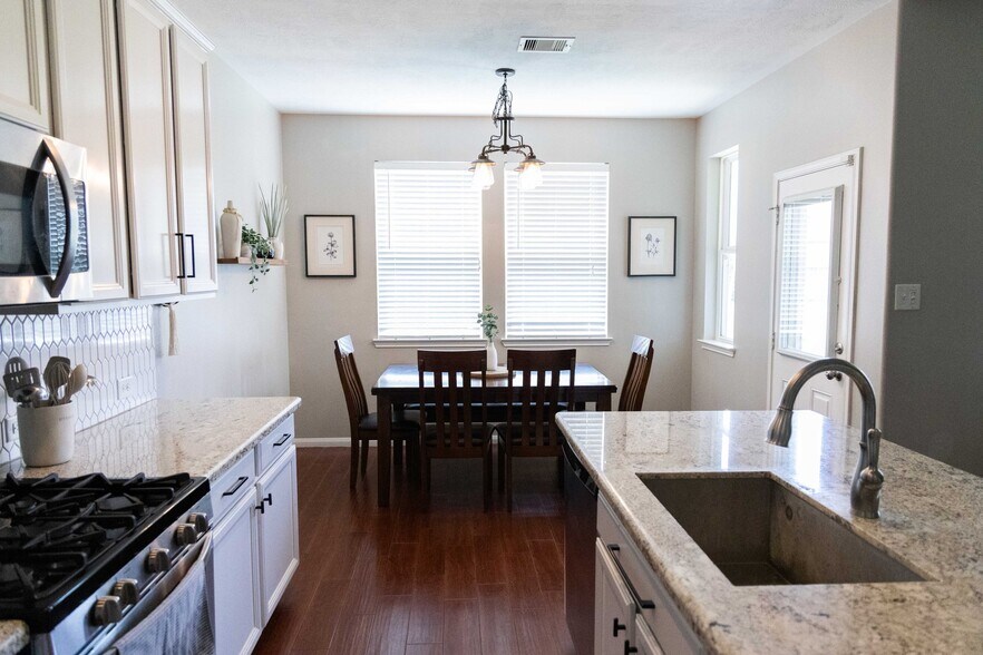 Building Photo - 20202 Dolben Meadows Ln