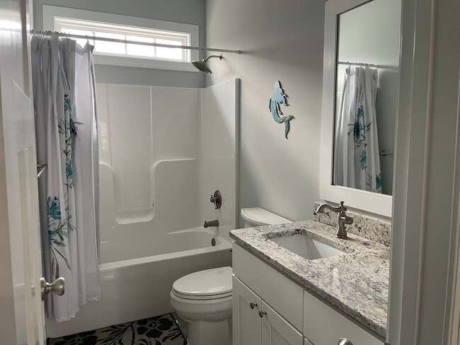 Building Photo - OFF-SEASON MONTHLY RENTAL - ESCAPE THE WINTER MONTHS!!!