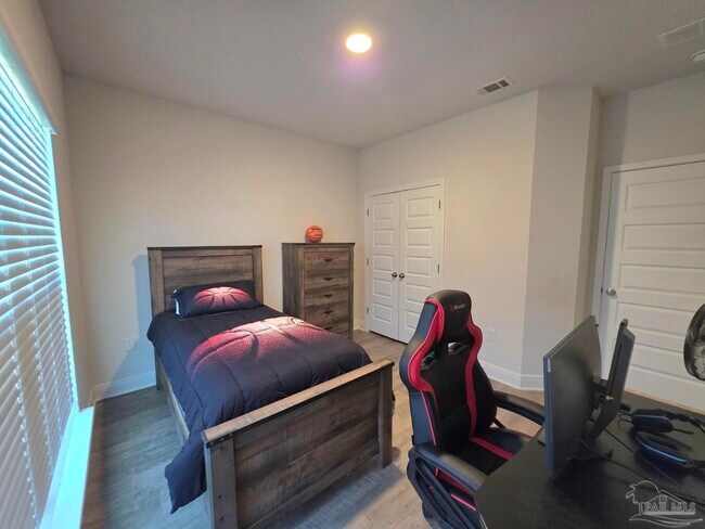 Building Photo - 8055 Silver Maple Dr