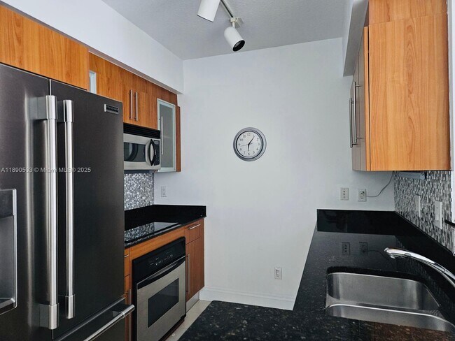 Building Photo - 335 S Biscayne Blvd