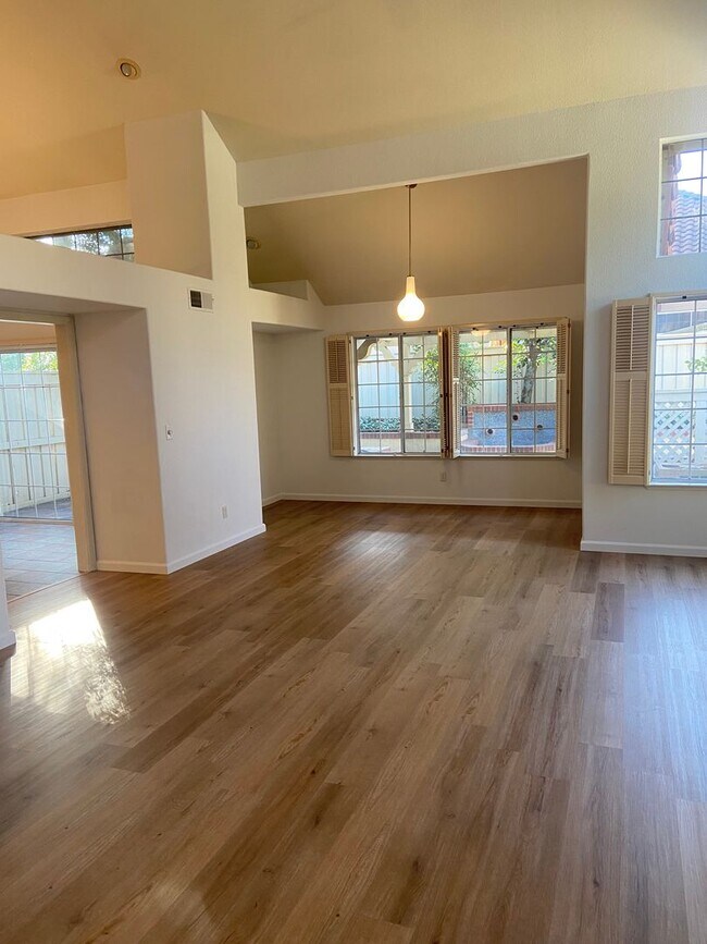 Building Photo - American River Canyon Folsom - 3 Bdrm, 3 Bath in gated community