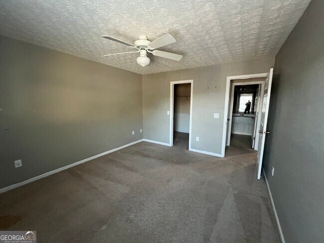 Building Photo - 333 Tara Commons Cir