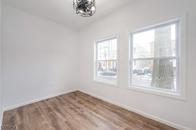 Building Photo - 823 S 17th St