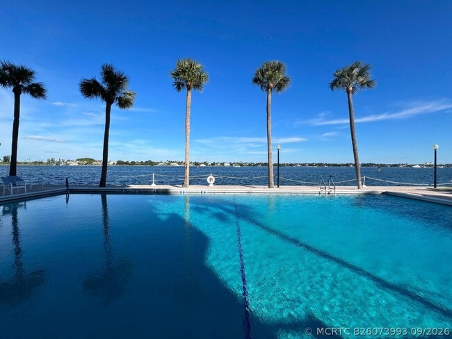 Building Photo - 2600 N Flagler Dr