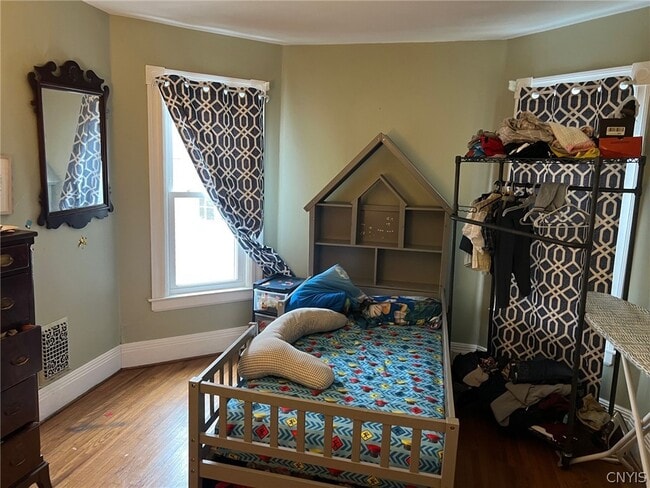 Building Photo - 110 Clinton Pl