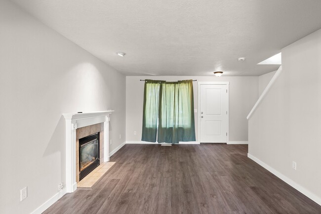 Building Photo - Fully Remodeled 3 Bedroom Home in Mt Scott...