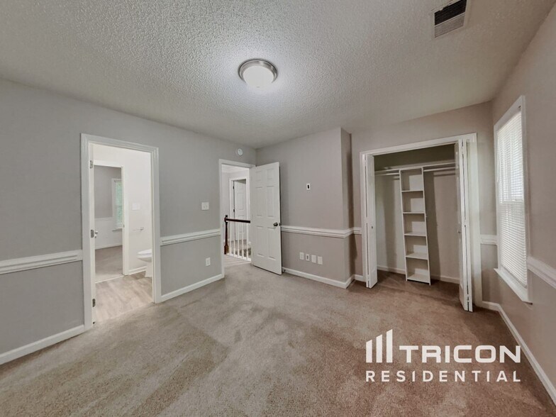 Building Photo - 3309 Singleleaf Ln