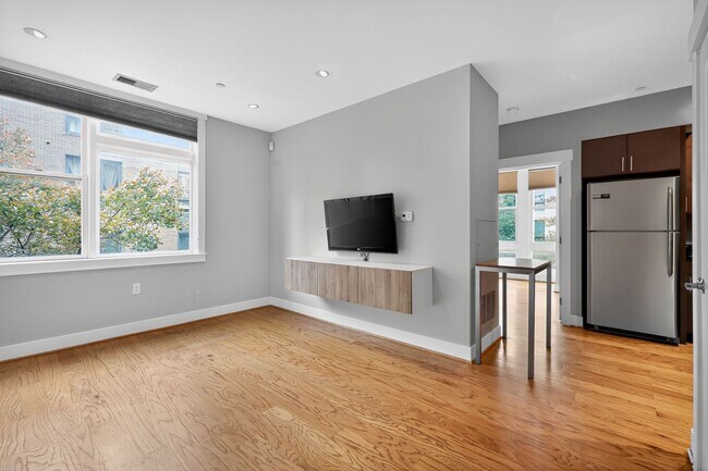 Building Photo - Chic 1-Bedroom Condo in Columbia Heights –...