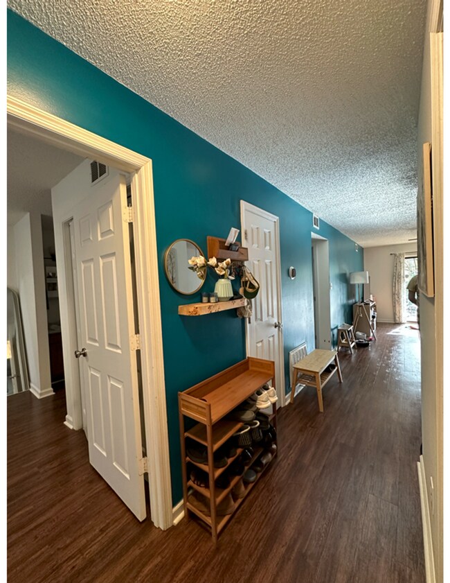 Building Photo - 2 bedroom condo across from UGA's Health and Science campus pre lease