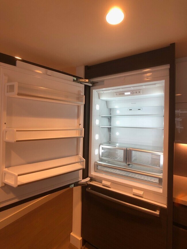 Building Photo - Insignia View - 2 Bedroom / 1.75 Bath w/ O...