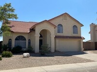 Building Photo - 3 Bedroom 2.5 Bathroom with a Pool in Gard...