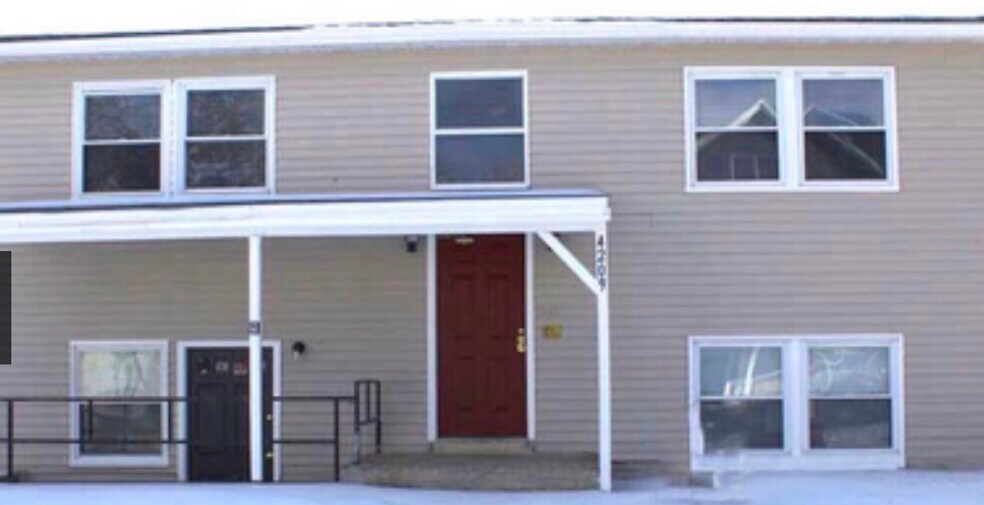 Building Photo - 4209 Ridgewood Ave