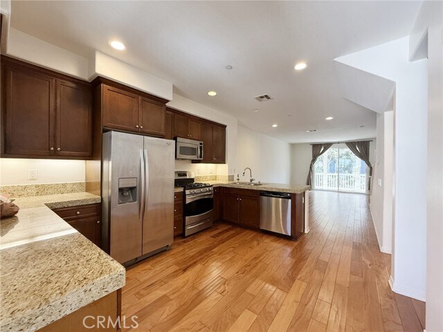 Building Photo - 424 Silk Tree