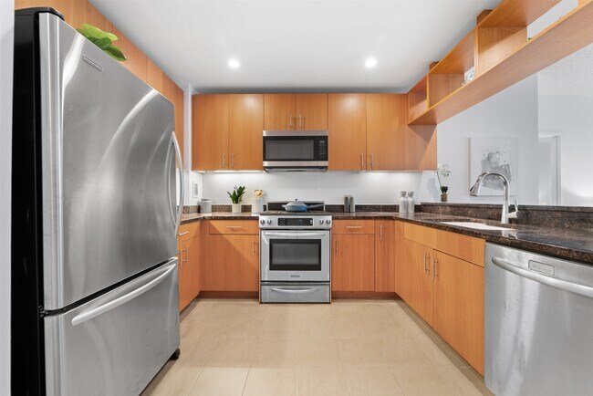 Building Photo - 1 Shore Ln