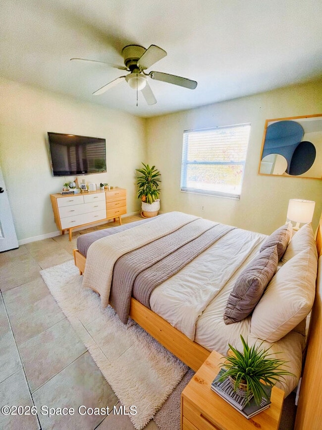 Building Photo - 1872 Pineapple Ave