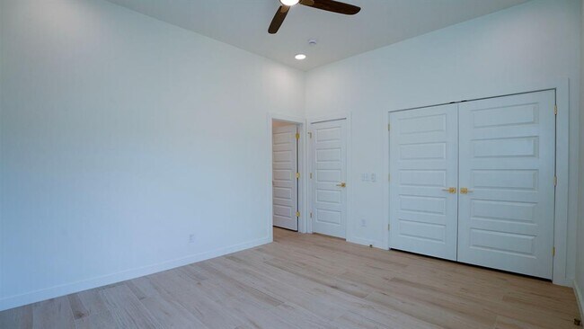 Building Photo - 605 N Idaho Ave