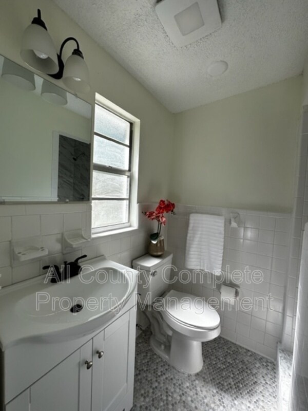 Building Photo - 6004 Marsha Dr