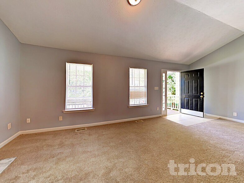 Building Photo - 432 Pine Valley Dr