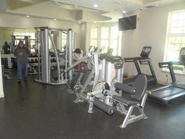 Building Photo - 4 bedroom, 2.5 bath, townhouse