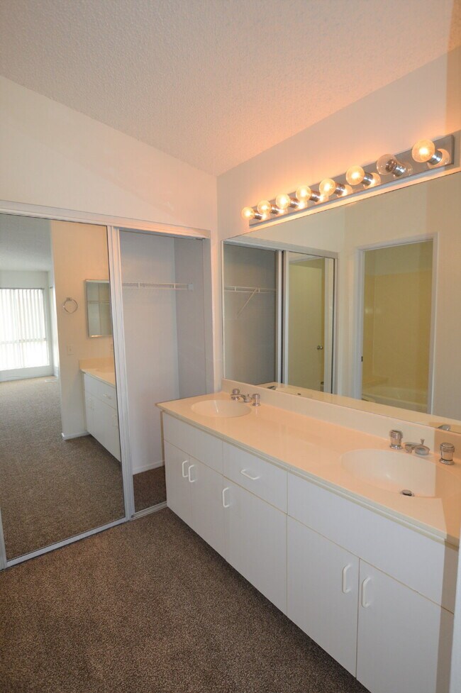 Building Photo - 6 Mos Lease - Ewa Beach 2br/2ba Townhome w/Garage at The Arbors