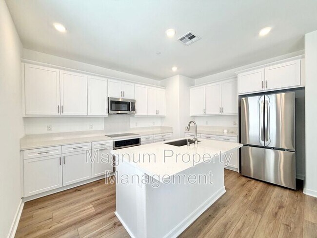 Building Photo - 31404 Lolite Dr