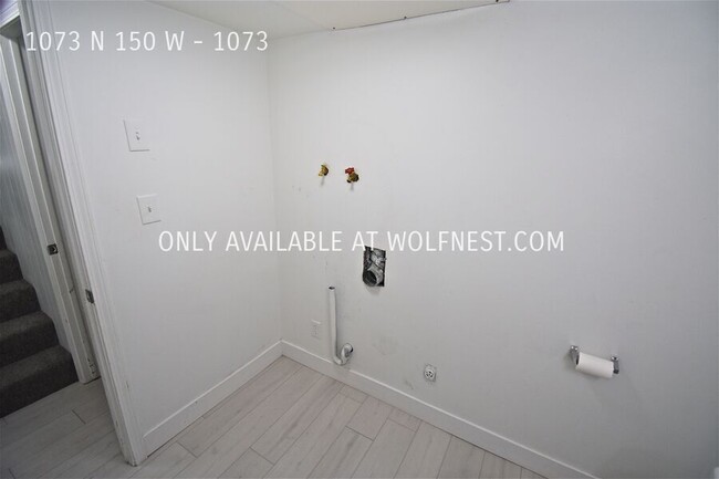 Building Photo - Beautiful 2 Bed Orem Unit! No Deposit Option!