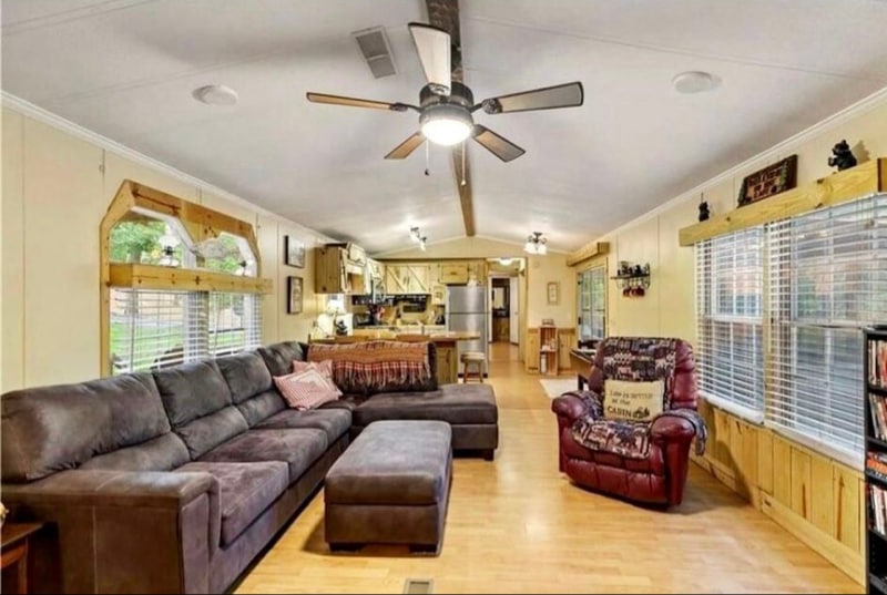 Building Photo - 290 S Port Bass Dr