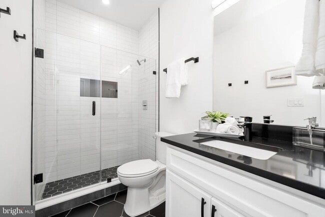 Building Photo - 750 19th St NE