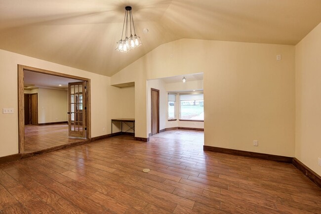 Building Photo - 2429 Cedar Oak Dr