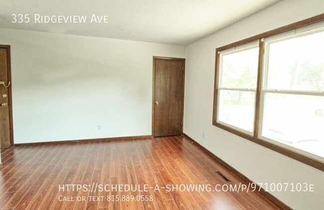 Building Photo - 335 Ridgeview Ave