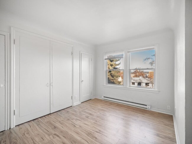 Building Photo - SUPER LOWER SOUTH HILL LOCATION , CLOSE TO HUCKLEBERRY MARKET