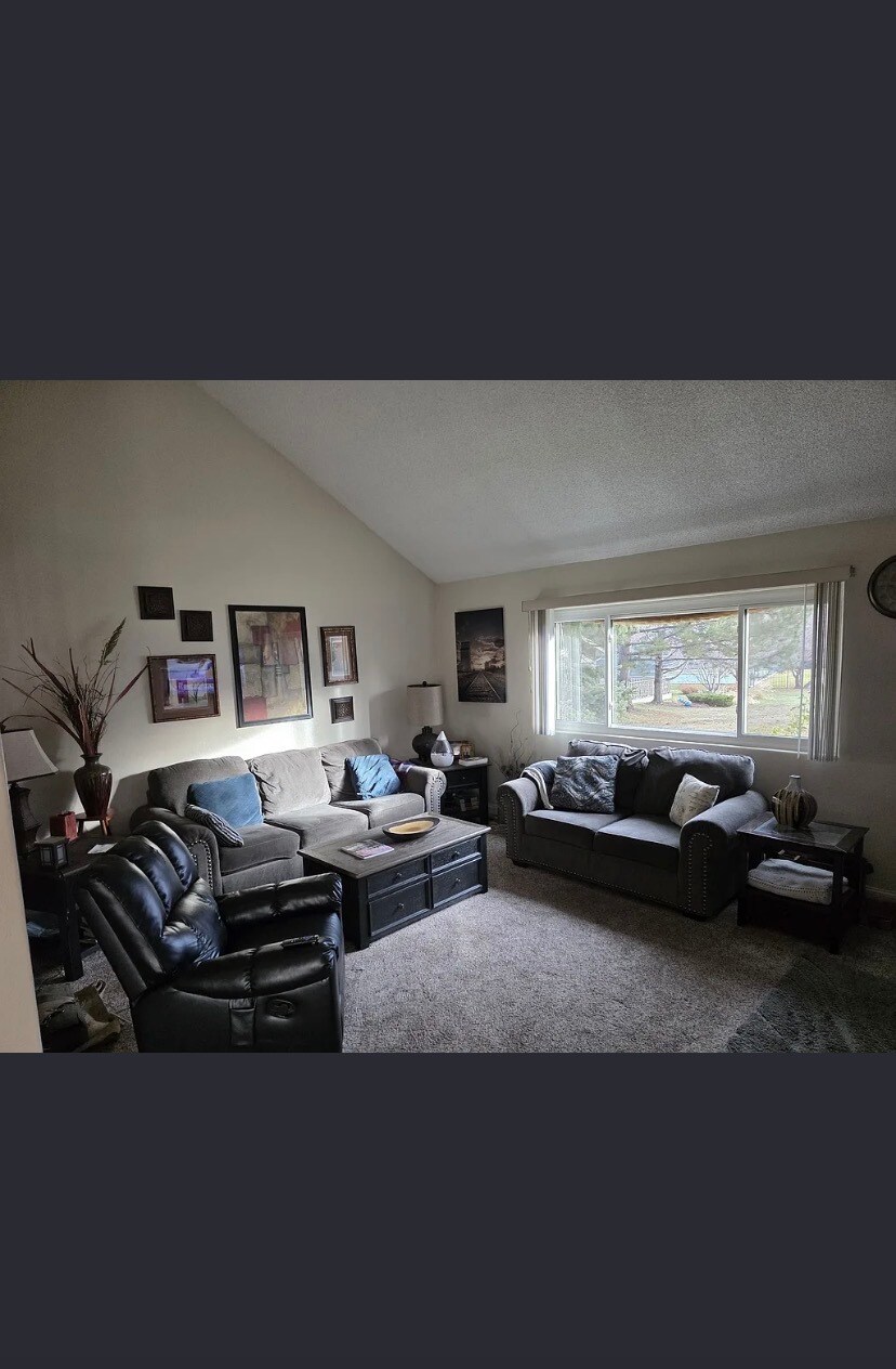Building Photo - 319 Bowline Ct