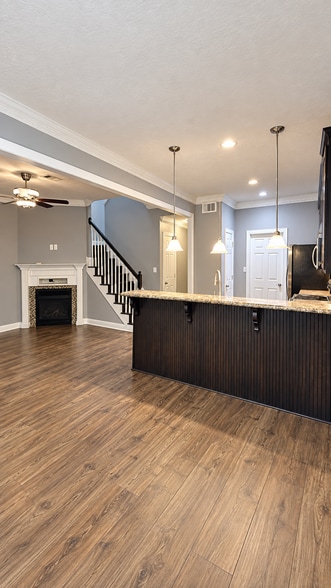 Building Photo - 405 Scarlet Cove