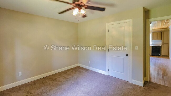 Building Photo - 108 Roberts Dr