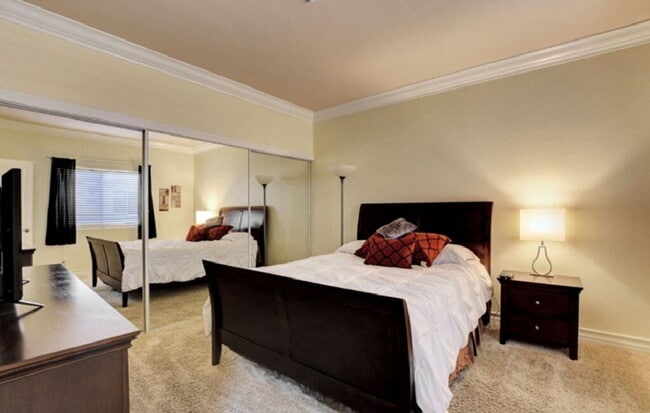 Building Photo - Luxury 1-Bedroom Rental in Guard-Gated Meridian – Walk to the Strip!