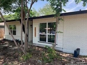Building Photo - Charming 3-Bedroom Home in Wilshire Neighb...