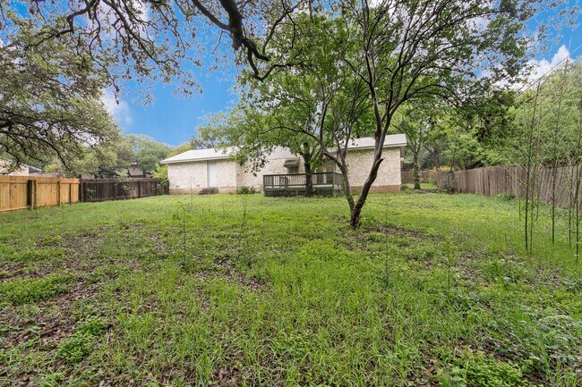 Building Photo - RENOVATED 3-BEDROOM HOME IN BRAUN STATION