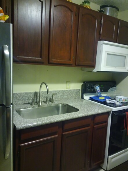 Primary Photo - 5301 E 18th Ave