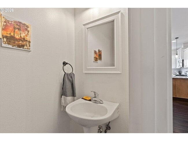 Building Photo - Spacious 3 Bedroom Townhome with Stainless Steel Appliances, Attached Garage & Open Layout