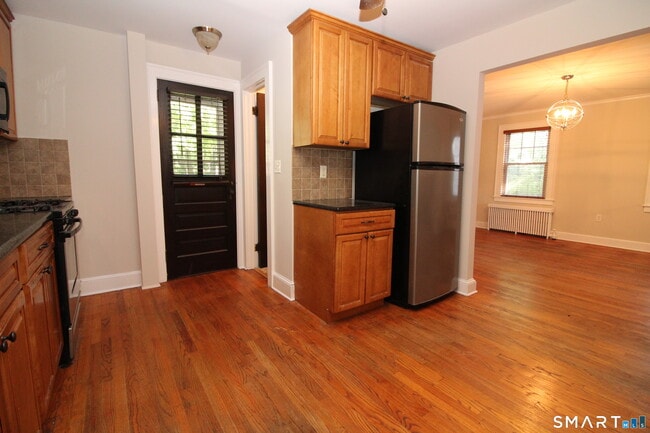 Building Photo - 53 Lilac Ave