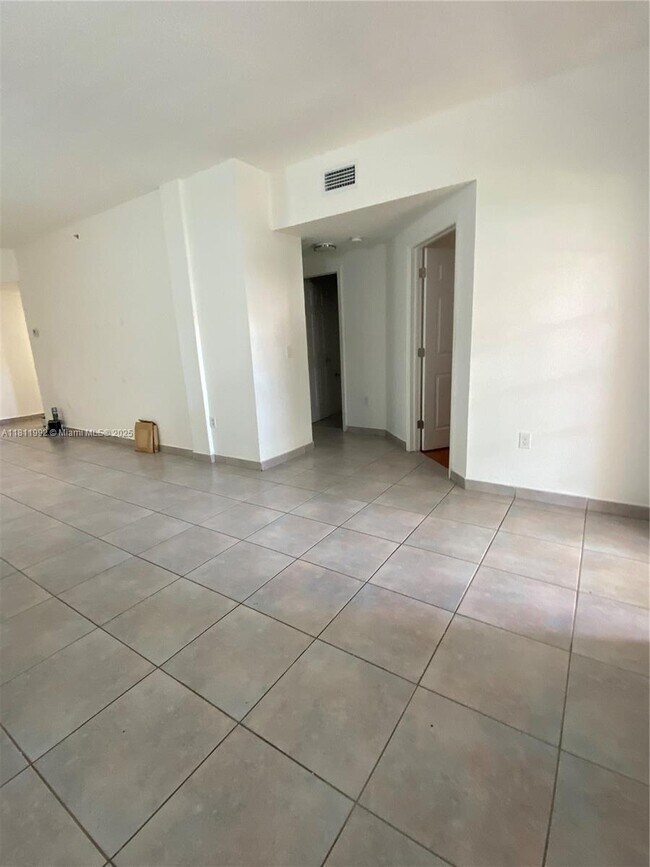 Building Photo - 17455 NW 75th Pl