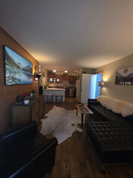 Building Photo - 1315 Sparta Plaza