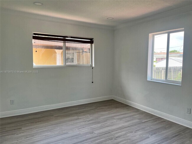 Building Photo - 3310 SW 82nd Ave